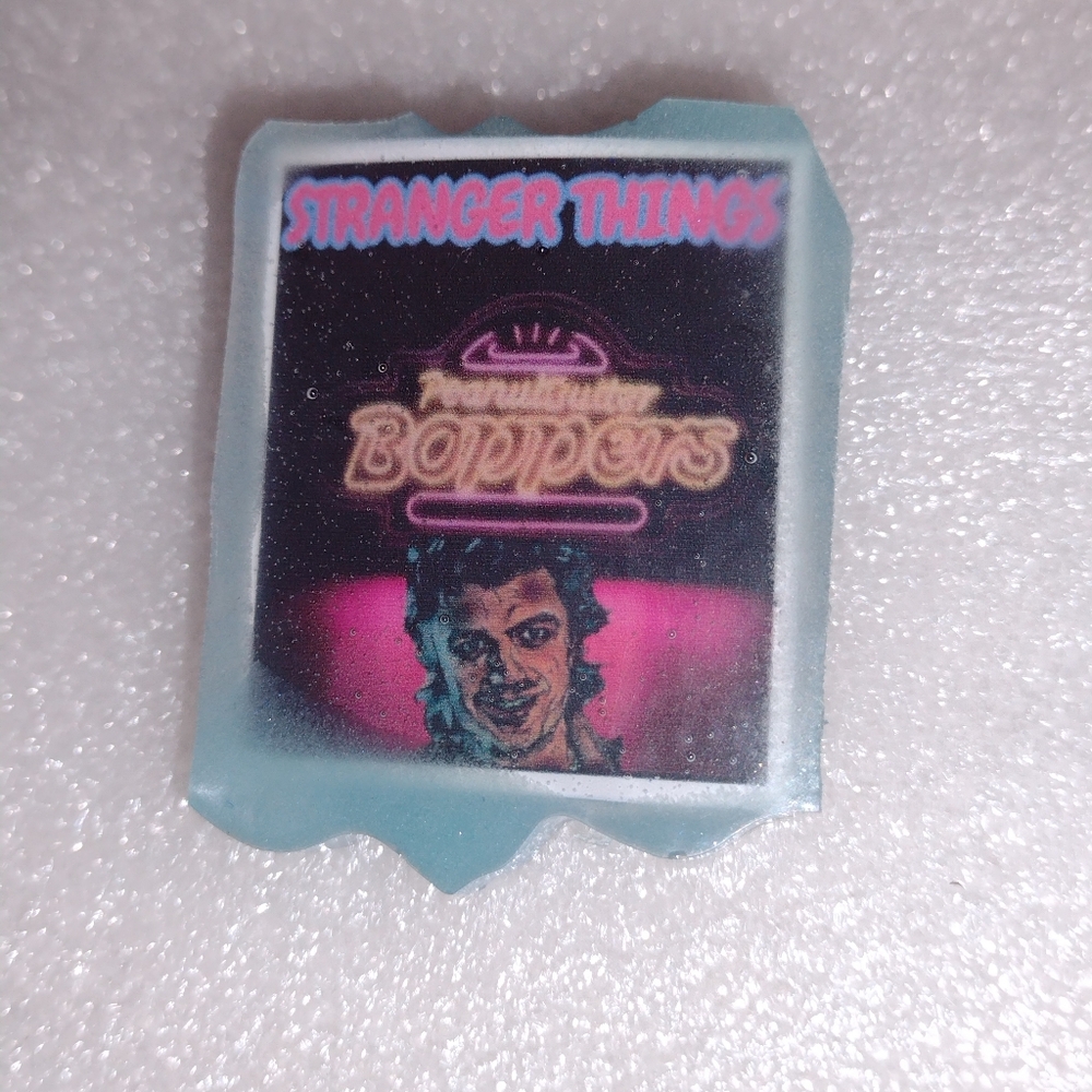 STRANGER THINGS 5 STEVE HARRINGTON PEANUT BUTTER BOPPERS GLOW PIN